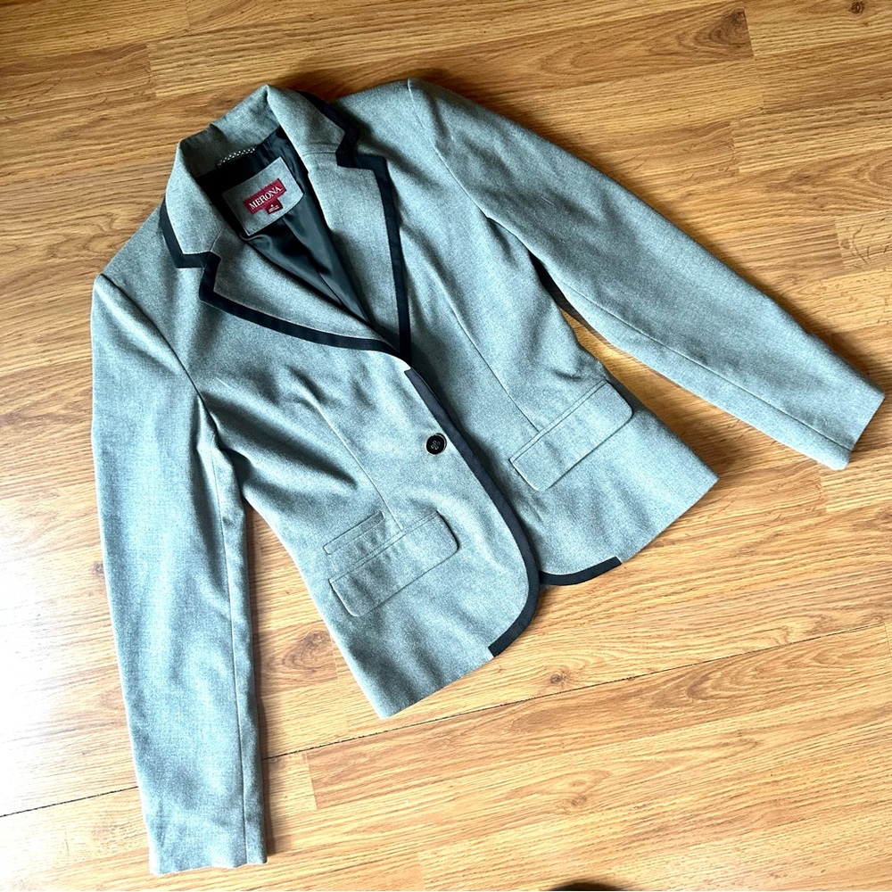 Women’s Size 4 Merona Gray Blazer with‎ Navy Trim
